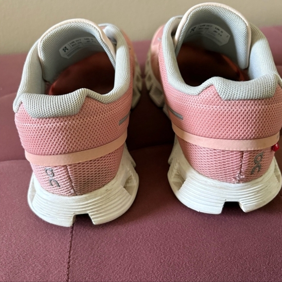 On Cloud 5 Pink/Blush Colorway running shoes - Picture 4 of 6
